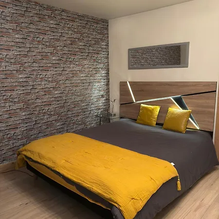 Au Centre Historique De *