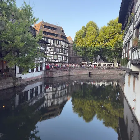 Au Centre Historique De *